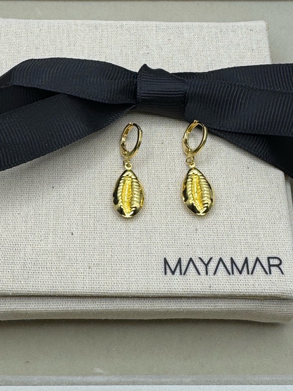 NEW Mayamar Bali Huggies Shell Earrings 24K Gold Plated - Picture 4 of 4
